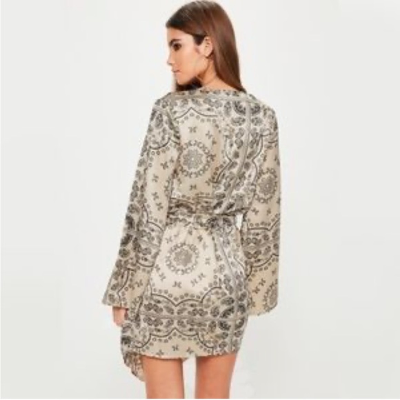 NWT Missguided Cream Silky Printed Kimono Sleeve Shift Dress 10 - Picture 2 of 9
